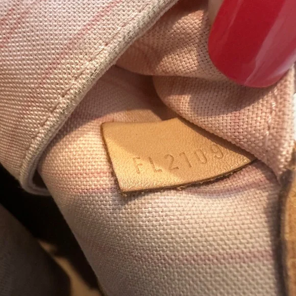 Authentic Louis Vuitton Neverfull MM Damier Azur - Picture 4 of 13